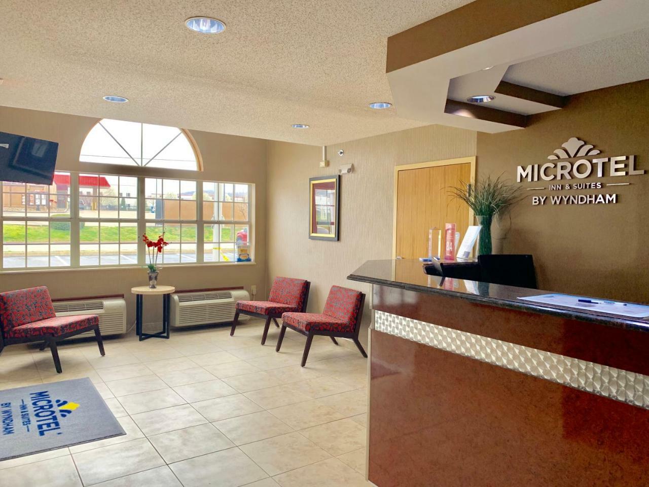 Microtel Inn & Suites By Wyndham Charleston Buitenkant foto